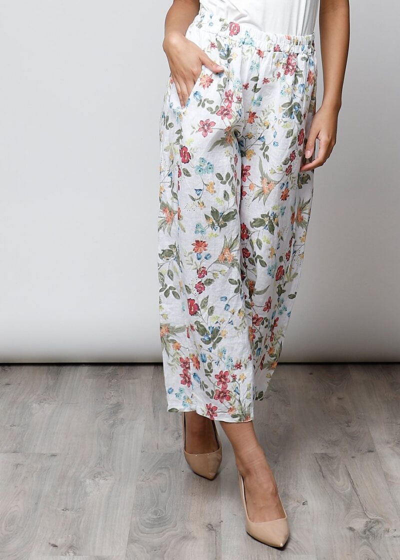 Pantalón ancho blanco con estampado floral, moda mujer verano Canarias
