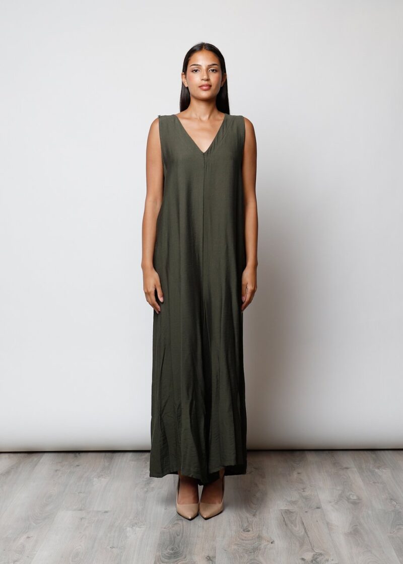 Mono largo verde sin mangas, estilo fluido y cómodo para mujer, ideal para verano en Canarias