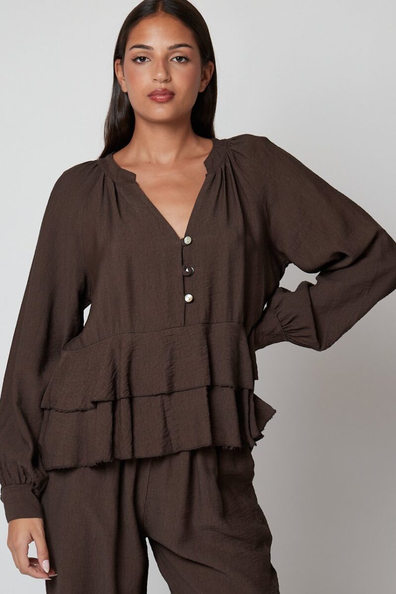 Mujer con Blusa Tarchia marrón casual con volantes y manga larga