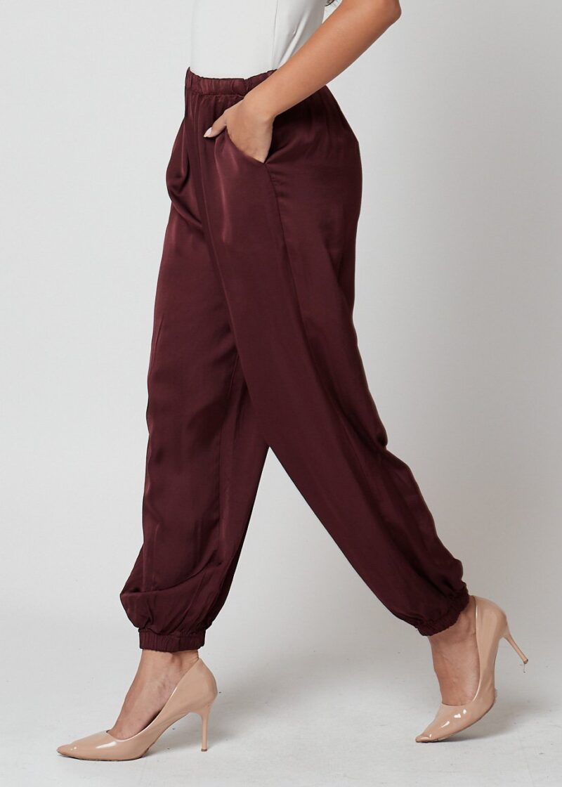 Pantalón Magnolia satinado casual para mujer con cintura y puños elásticos